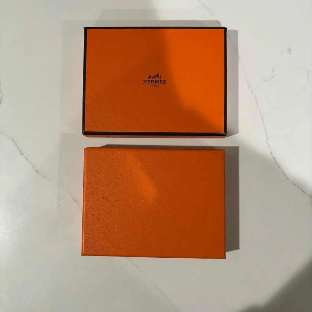 Hermes Wallet Gift Box w/ Tissue, NO RIBBON - Picture 2 of 8